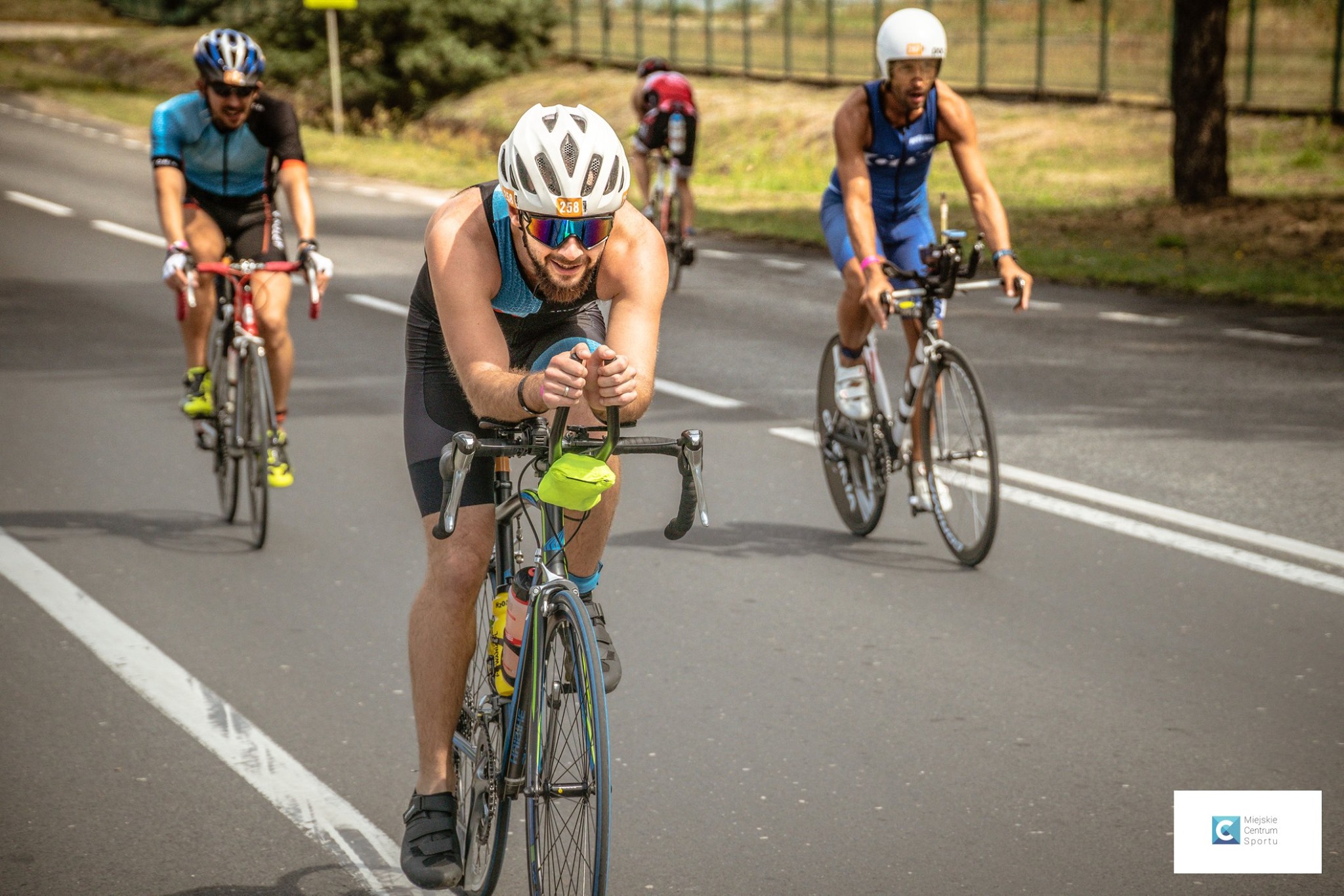 Zawodnicy mieli do przejechania na rowerach 90, 45 lub 22,4 km - w zależności od dystansu