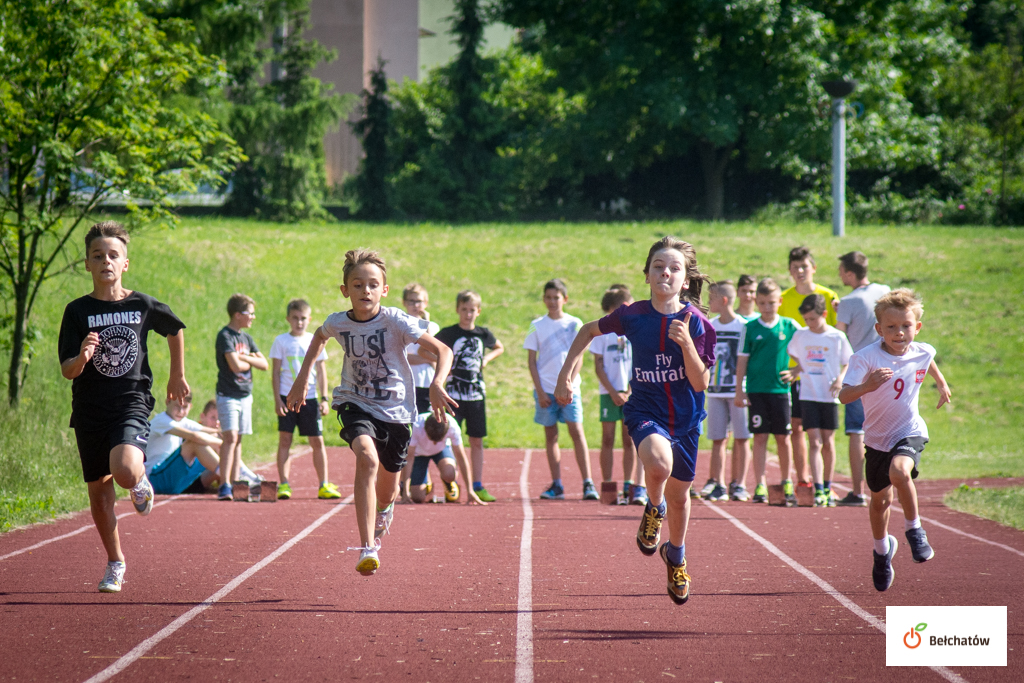 Młodzi sportowcy mają okazję sprawdzić się w konkurencjach biegowych i technicznych 
