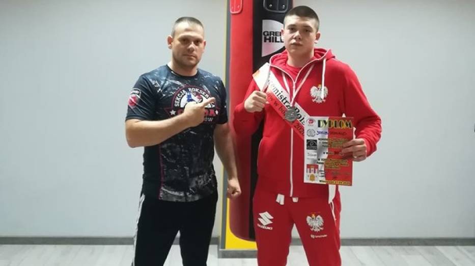 Jakub Domurad z Mistrzostw Polski juniorów w boksie olimpijskim przywiózł srebrny medal